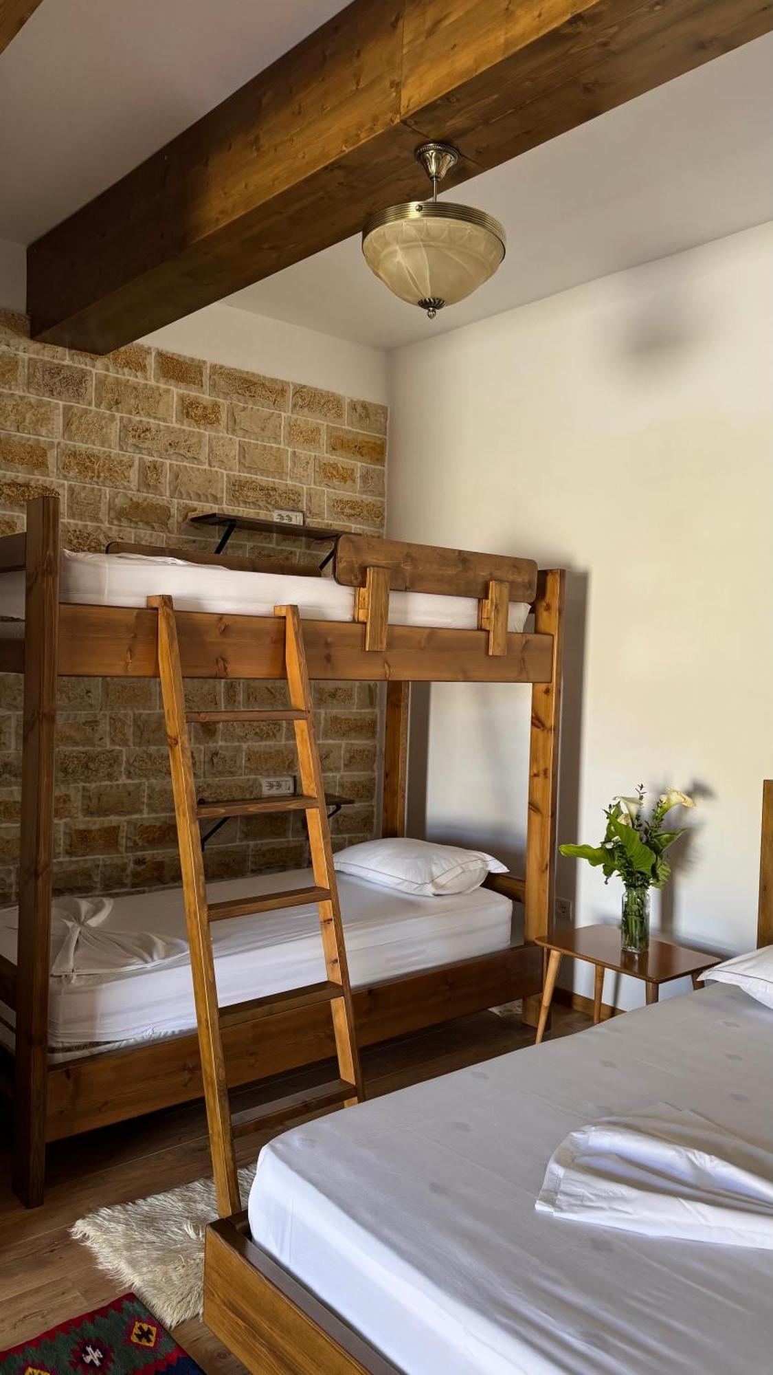 Ana Rest House Hostel بيرات المظهر الخارجي الصورة