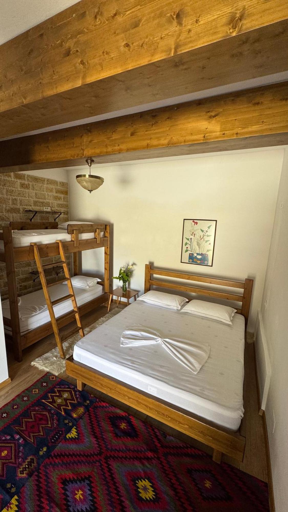 Ana Rest House Hostel بيرات المظهر الخارجي الصورة